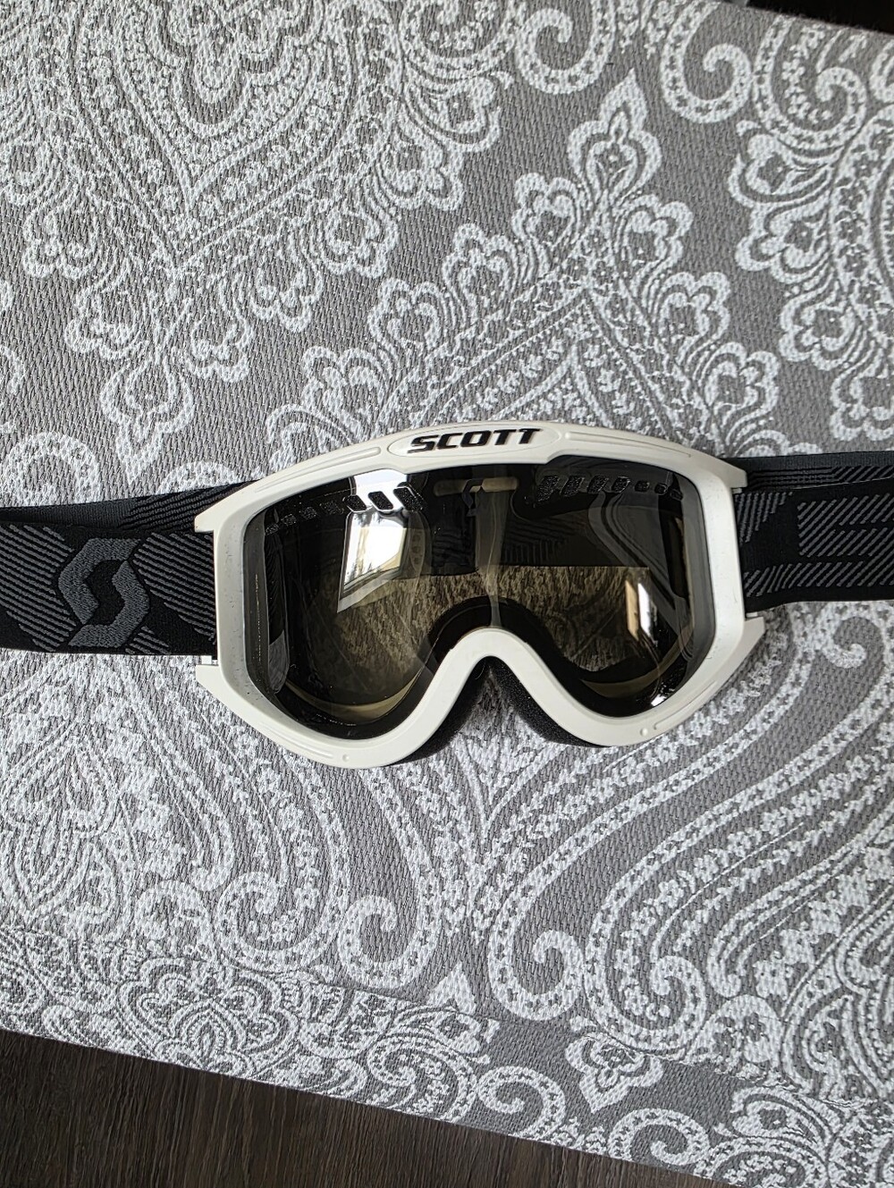 Scott Women's White Goggles with Black Strap